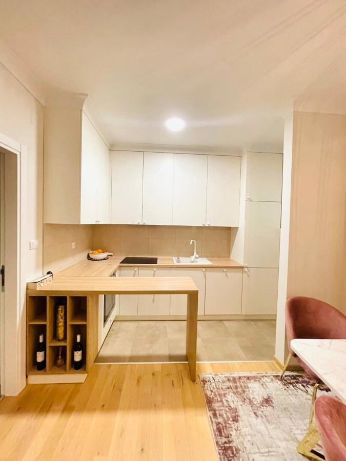 Apartamento Stan Na Dan "Apartman Purple" Banja Luka Exterior foto
