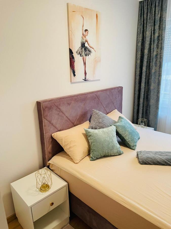 Apartamento Stan Na Dan "Apartman Purple" Banja Luka Exterior foto