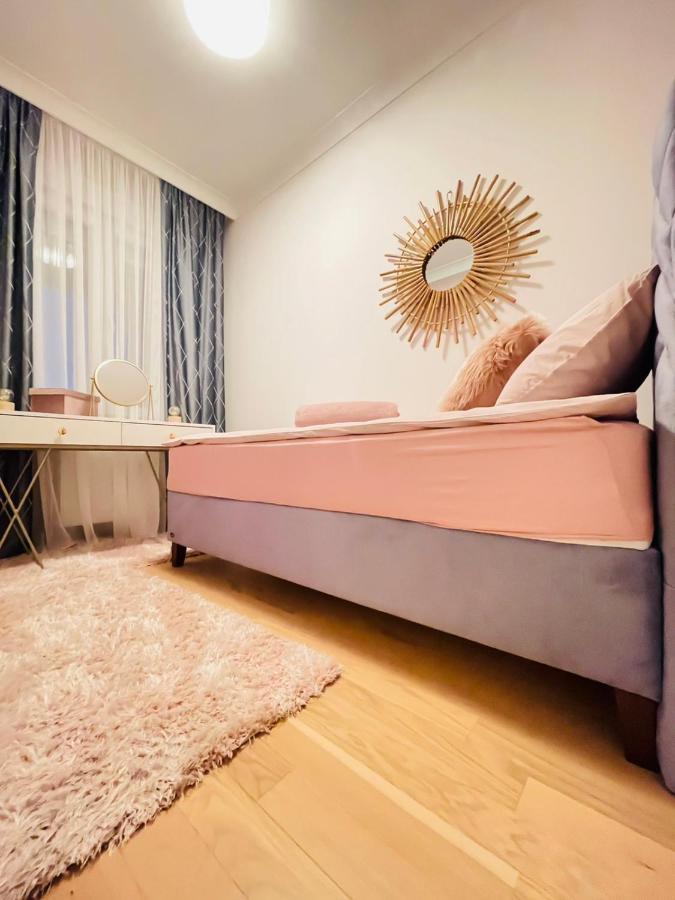 Apartamento Stan Na Dan "Apartman Purple" Banja Luka Exterior foto