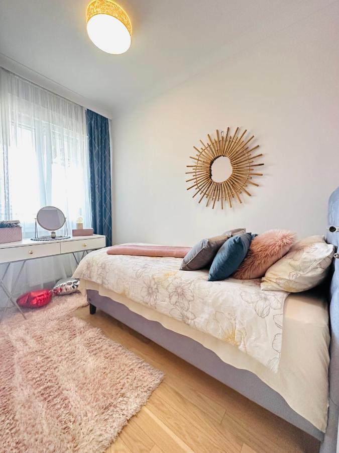 Apartamento Stan Na Dan "Apartman Purple" Banja Luka Exterior foto